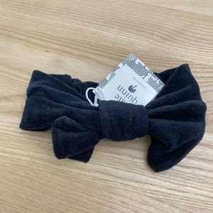 NWT KQ black velour bow